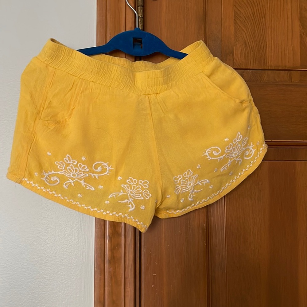 Girls bottom shorts!